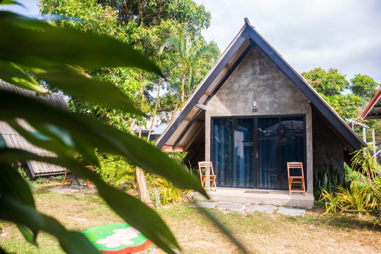 Cashewnut Tree Resort เกาะลันตา ภายนอก รูปภาพ