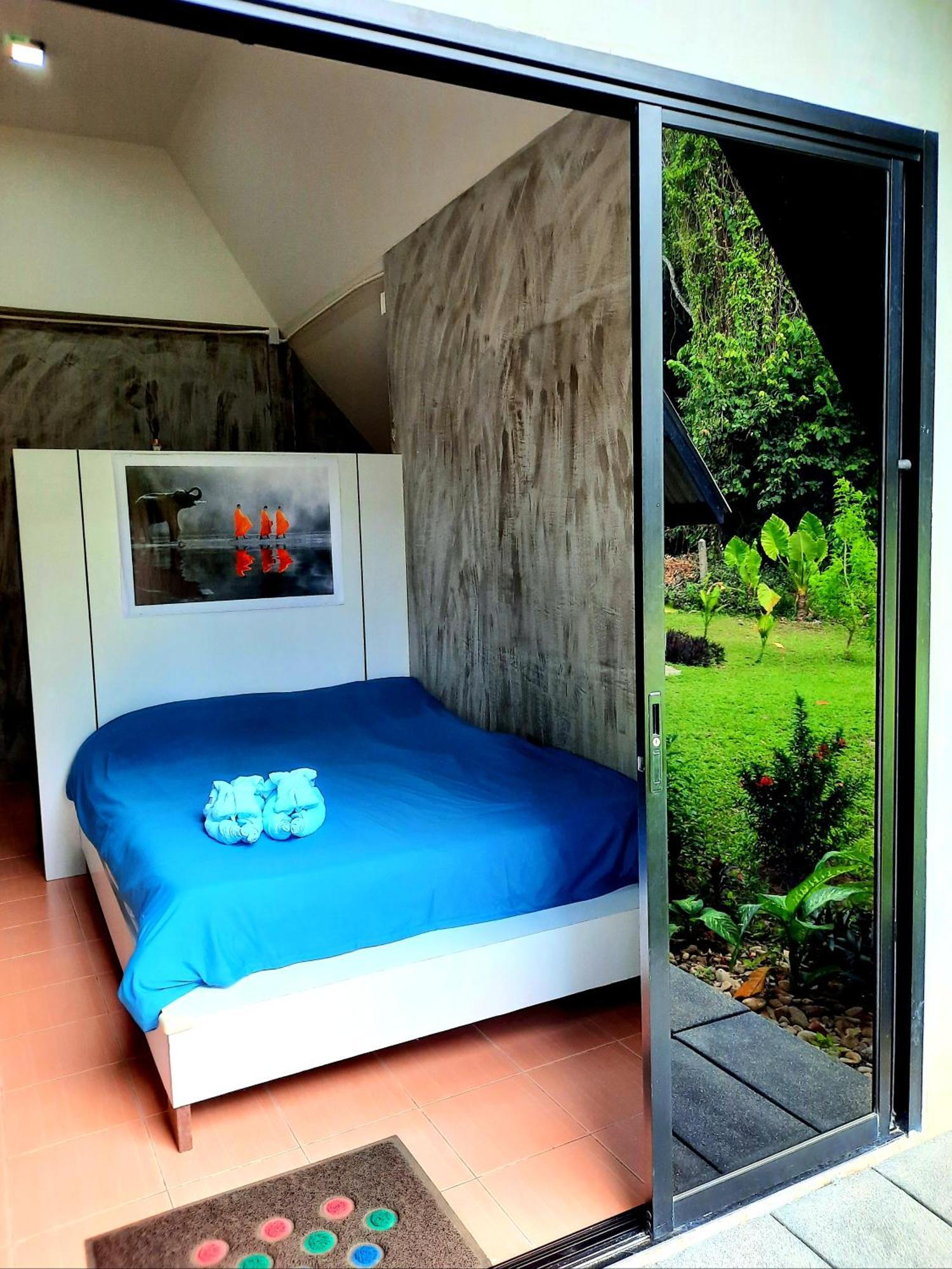 Cashewnut Tree Resort เกาะลันตา ภายนอก รูปภาพ