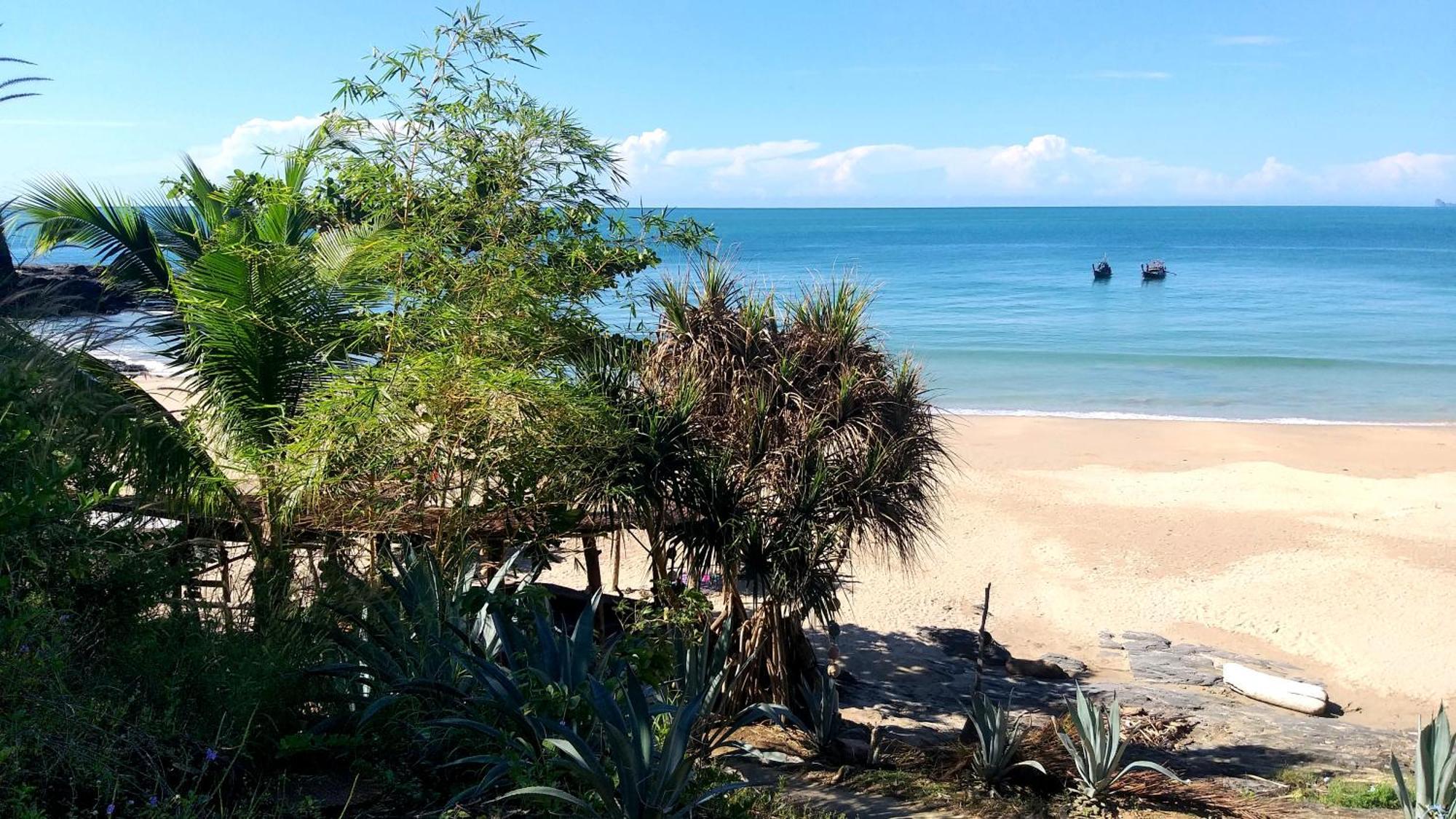 Cashewnut Tree Resort เกาะลันตา ภายนอก รูปภาพ