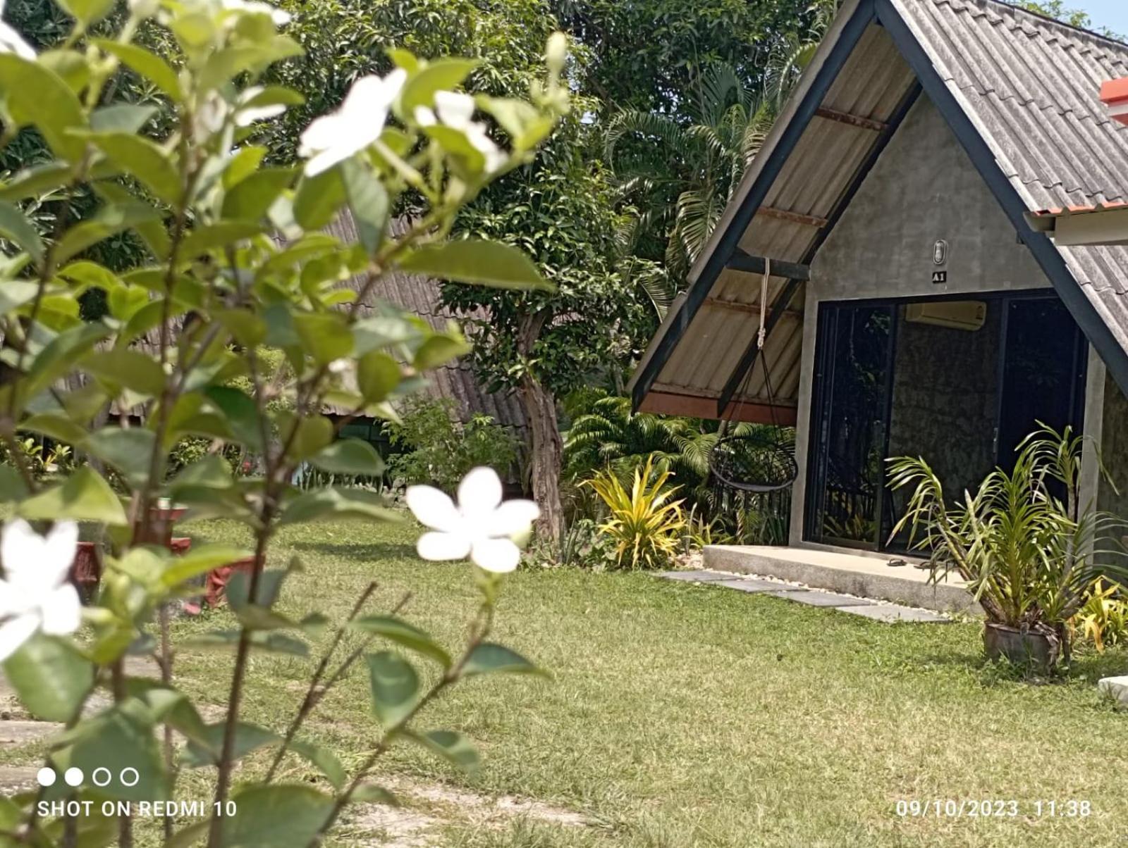 Cashewnut Tree Resort เกาะลันตา ภายนอก รูปภาพ