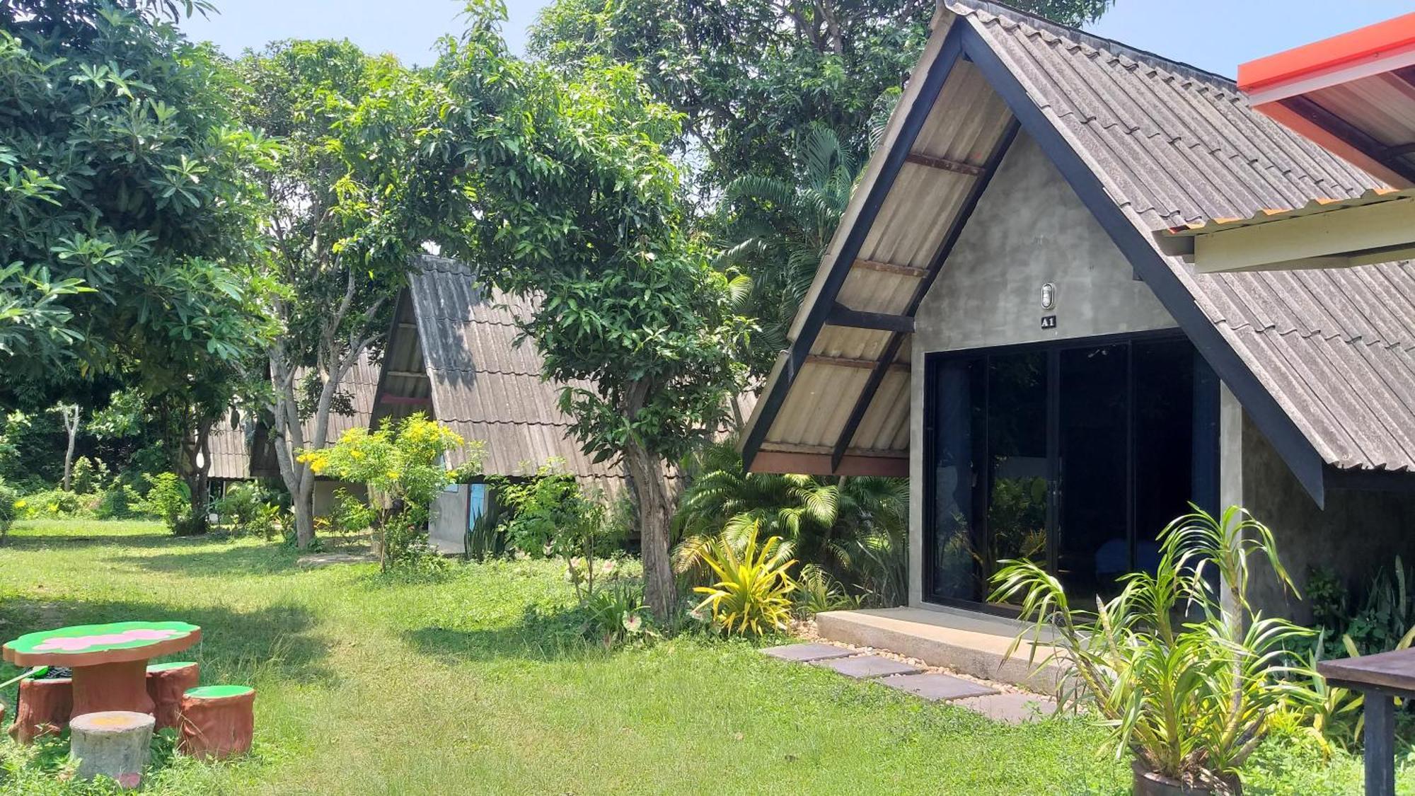 Cashewnut Tree Resort เกาะลันตา ภายนอก รูปภาพ