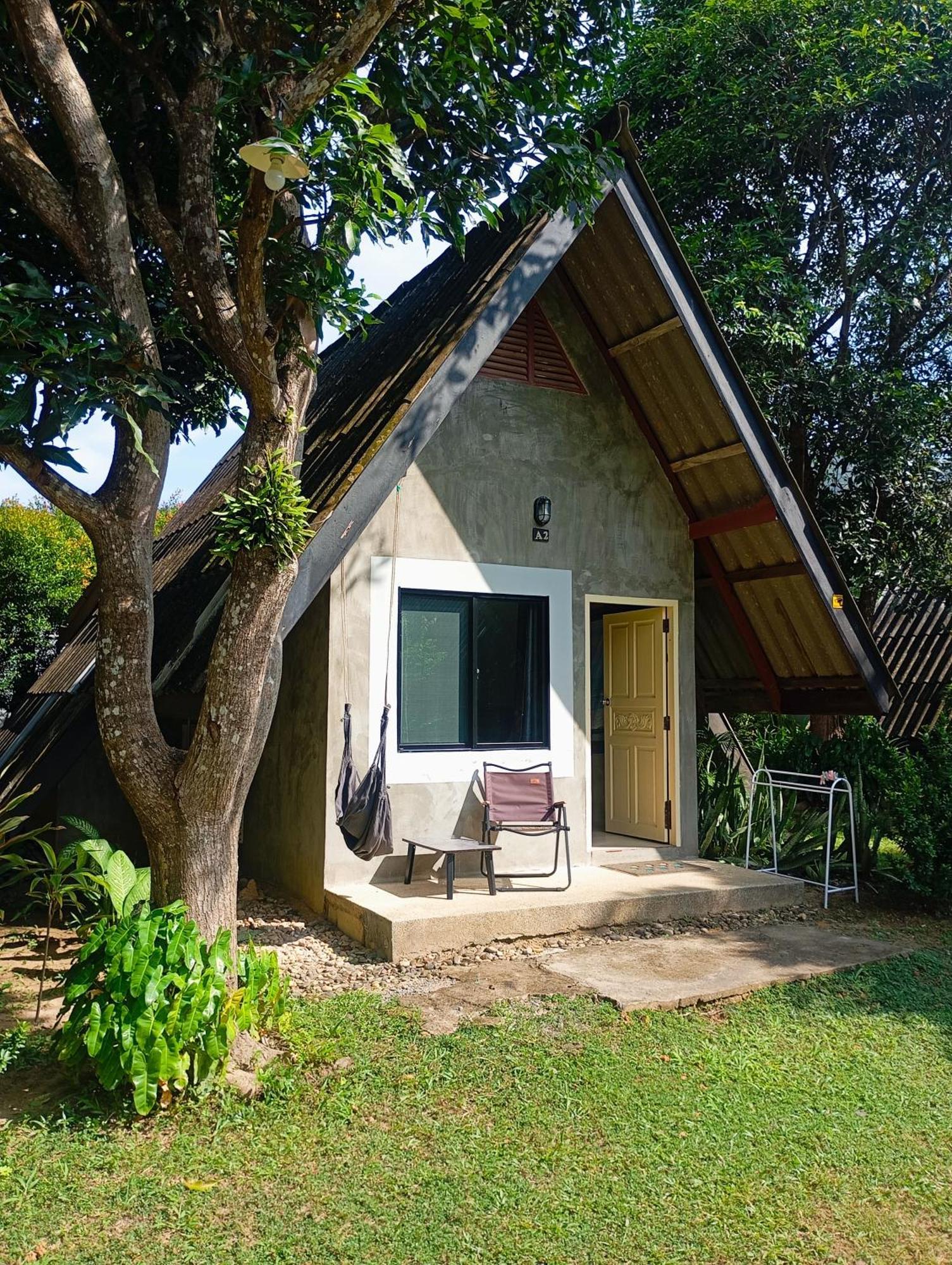 Cashewnut Tree Resort เกาะลันตา ภายนอก รูปภาพ